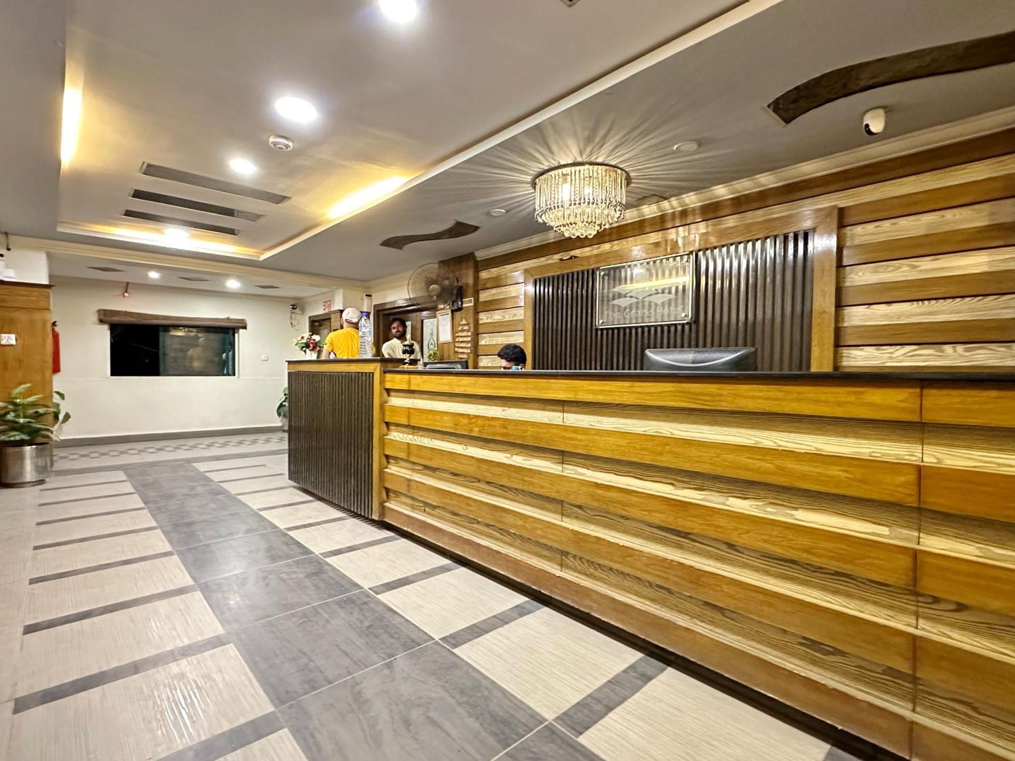 The Grand Hotel Мултан Экстерьер фото